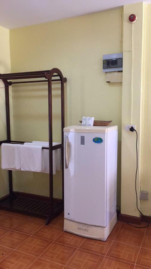 Poon Suk Hotel Kabin Buri Extérieur photo